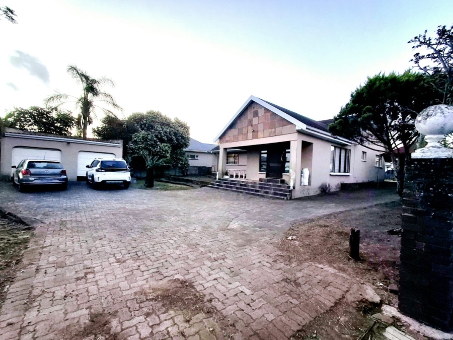 5 Bedroom Property for Sale in Summerpride Eastern Cape